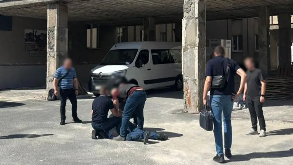 На Житомирщині чиновника міськради підозрюють у вимаганні хабаря з підприємця