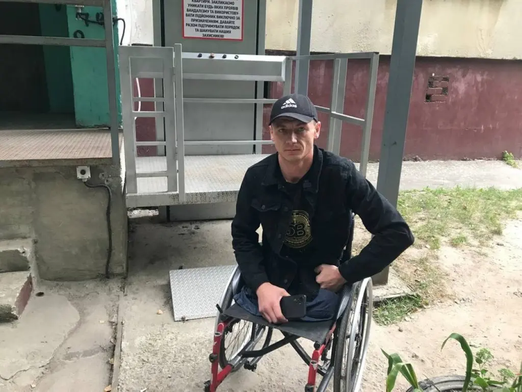 У Житомирі зламалися підйомники у будинку ветерана з ампутацією ніг