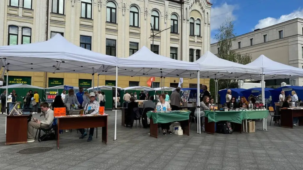 У Житомирі стартував книжковий форум «Відсіч. Без бар’єрів» із письменниками, перформансами та ярмарками