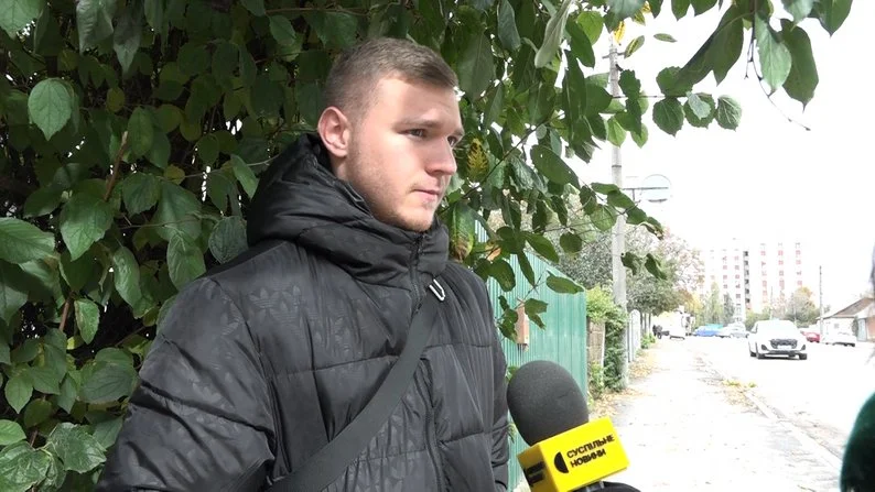 У Житомирі досі не зняли асфальт навколо дуба на вулиці Гнатюка: комунальники пояснили причину