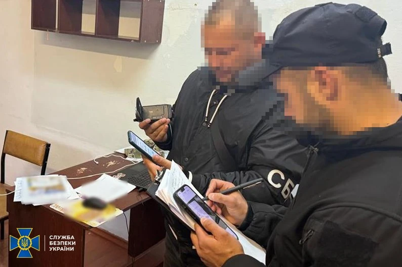 На Житомирщині затримали військового-контрактника, який торгував бойовою зброєю