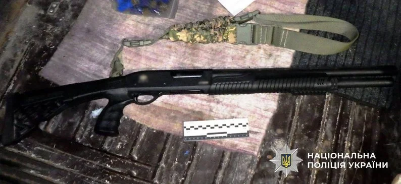 На Житомирщині під час суперечки чоловік відкрив вогонь із травматичної рушниці — постраждалий у лікарні