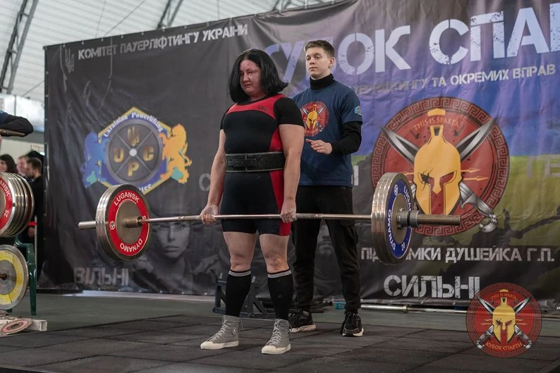 «Сила після болю»: як Юлія Бубнова з Малина пройшла реабілітацію і здобула звання майстра спорту з пауерліфтингу