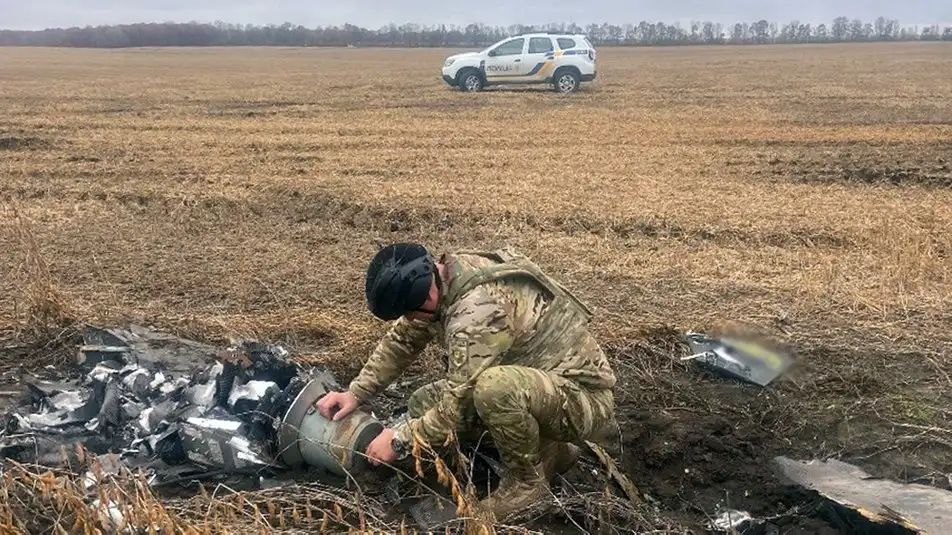 На Житомирщині вибухотехніки поліції знищили залишки російських ракет та дронів