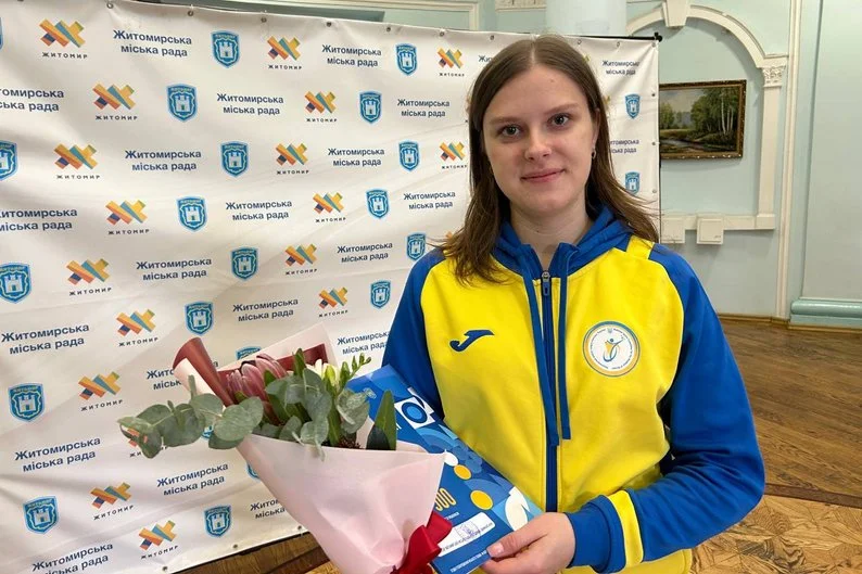 Житомирських спортсменів, які перемагали на міжнародних змаганнях, відзначили грошовими сертифікатами