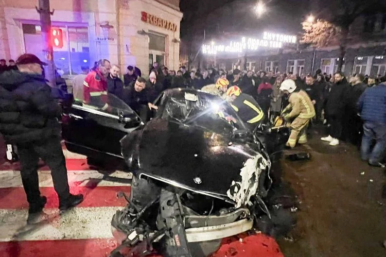 У центрі Житомира сталася смертельна аварія: двоє загиблих, двоє у лікарні