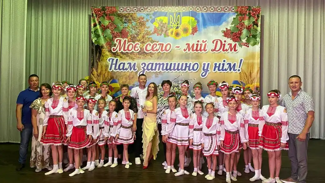 Ансамбль “Сузір’я” вже більше 25 років навчає дітей Олевської громади хореографії