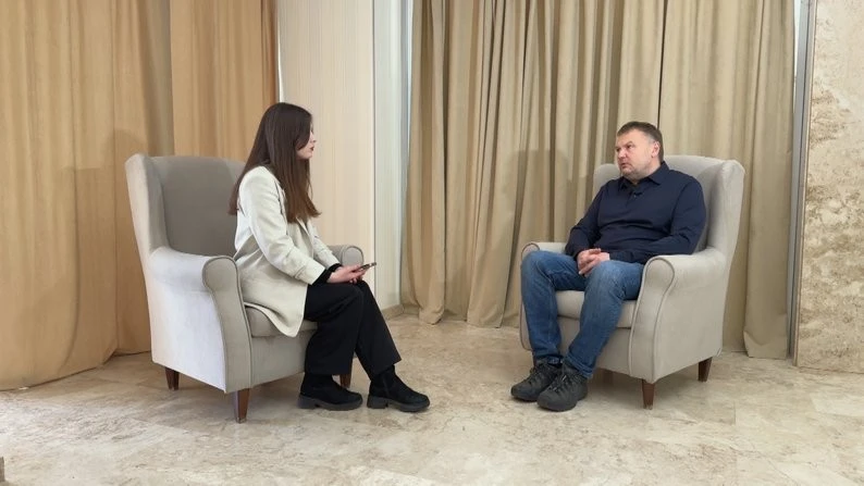 “Міндічів” є сотня на країну: Вадим Денисенко у Житомирі про корупційні схеми та майбутнє України