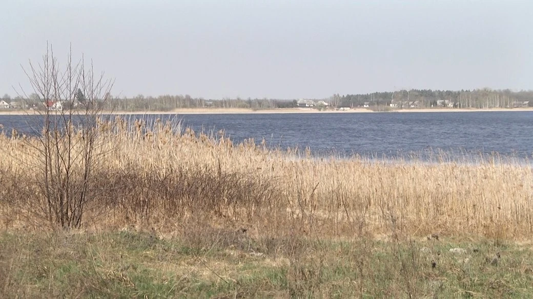 На Житомирщині з річки Норинь дістали тіло чоловіка: рятувальники проводили операцію на човні