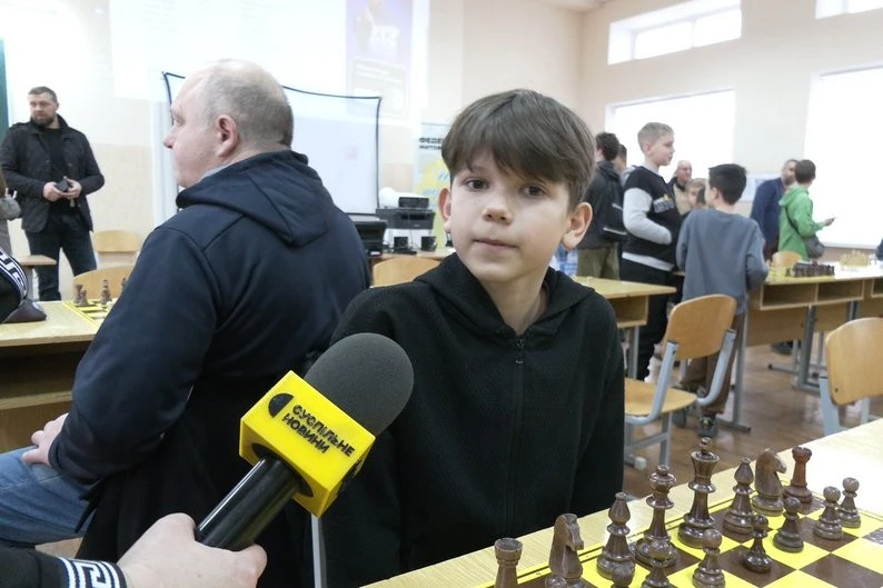 У Житомирі зіграли в шахи заради пам’яті Артема Сачука та підтримки ЗСУ