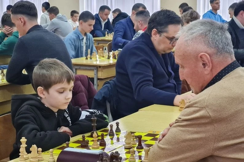 У Житомирі зіграли в шахи заради пам’яті Артема Сачука та підтримки ЗСУ