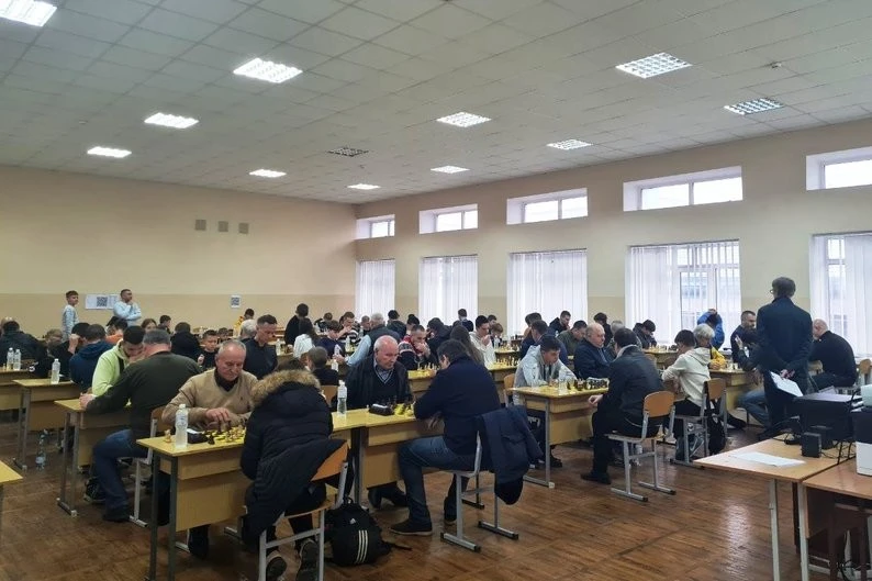 У Житомирі зіграли в шахи заради пам’яті Артема Сачука та підтримки ЗСУ