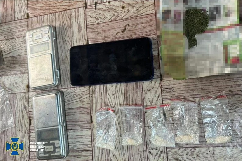 У Житомирській колонії викрили схему постачання наркотиків: затримано співробітника установи та ще трьох учасників