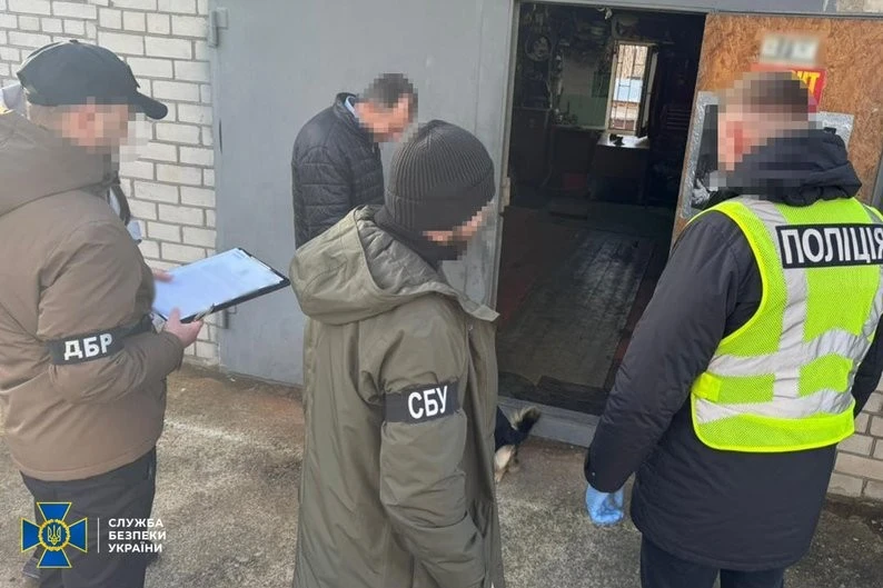 У Житомирській колонії викрили схему постачання наркотиків: затримано співробітника установи та ще трьох учасників