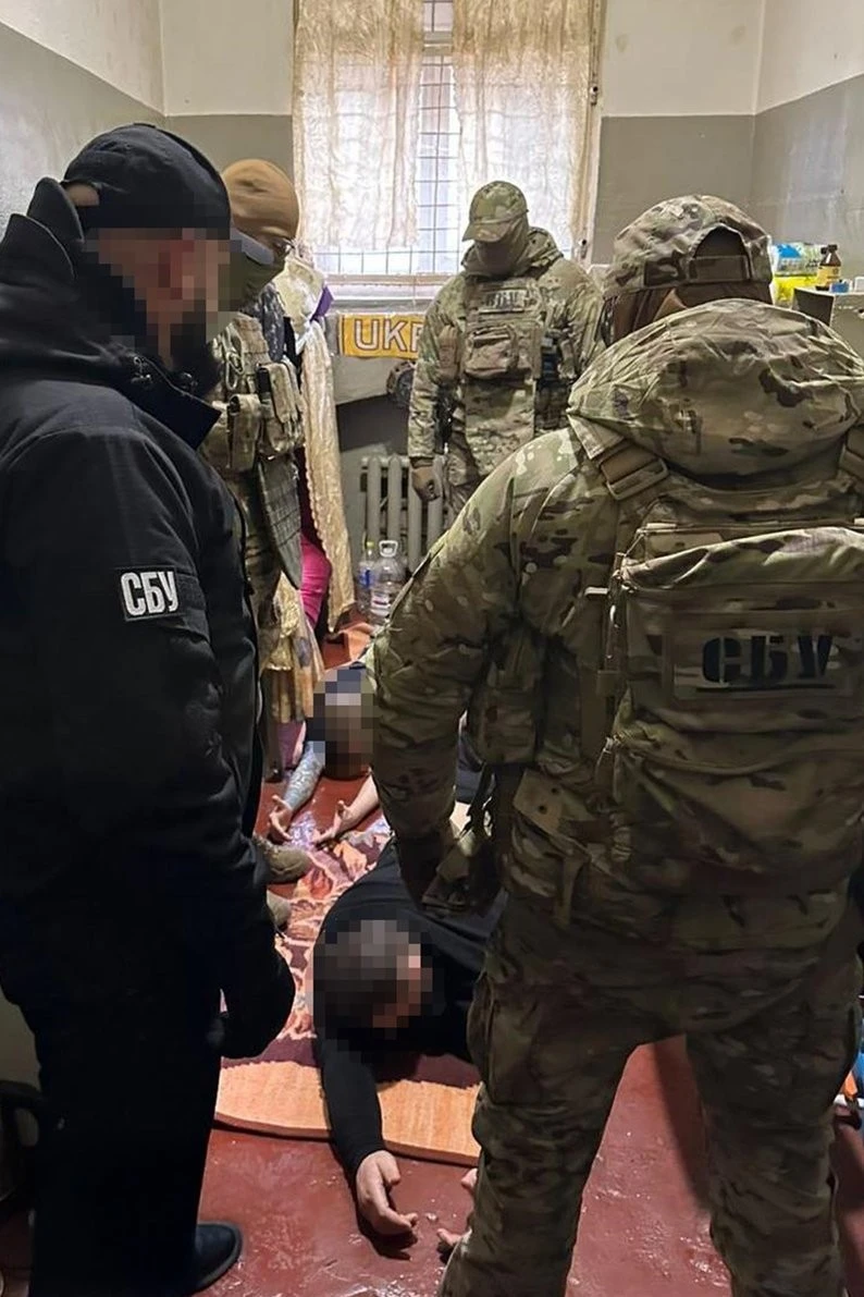 У Житомирській колонії викрили схему постачання наркотиків: затримано співробітника установи та ще трьох учасників