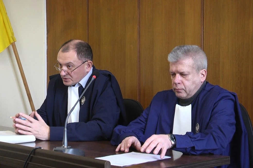 Суд у справі коростишівських рекетирів перенесли через відсутність судді