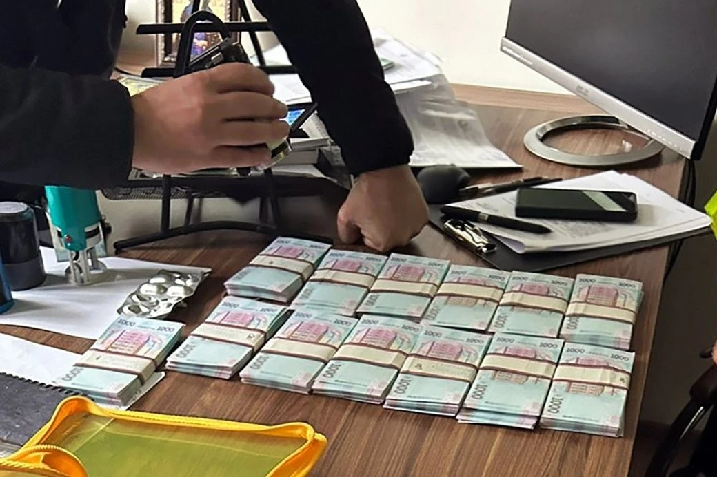Житомирський аудитор затриманий за вимагання мільйона гривень від бізнес-леді Житомирський аудитор затриманий за вимагання мільйона гривень від бізнес-леді