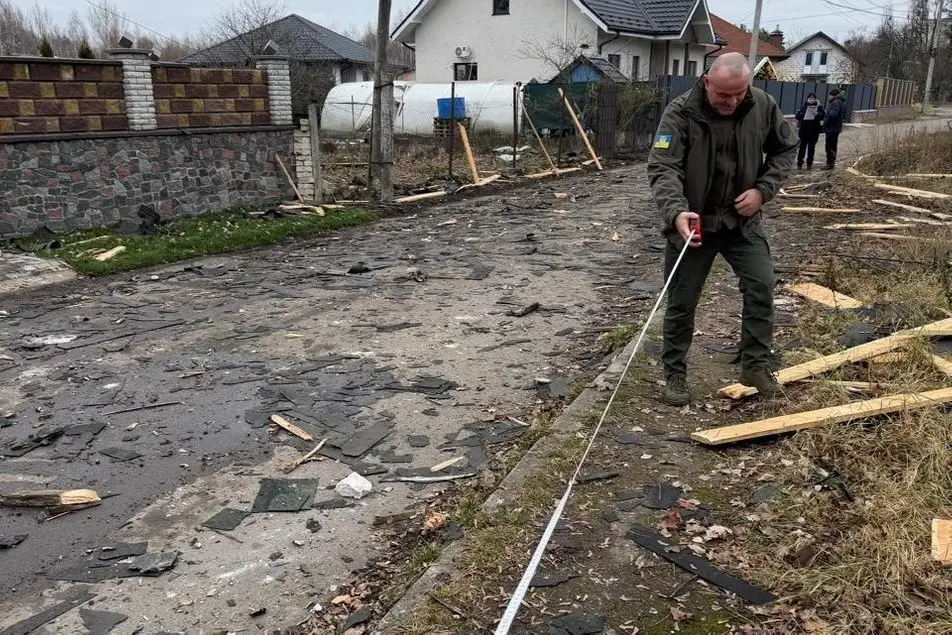 Екоінспектори підраховують збитки довкіллю після ракетної атаки на Житомирщину