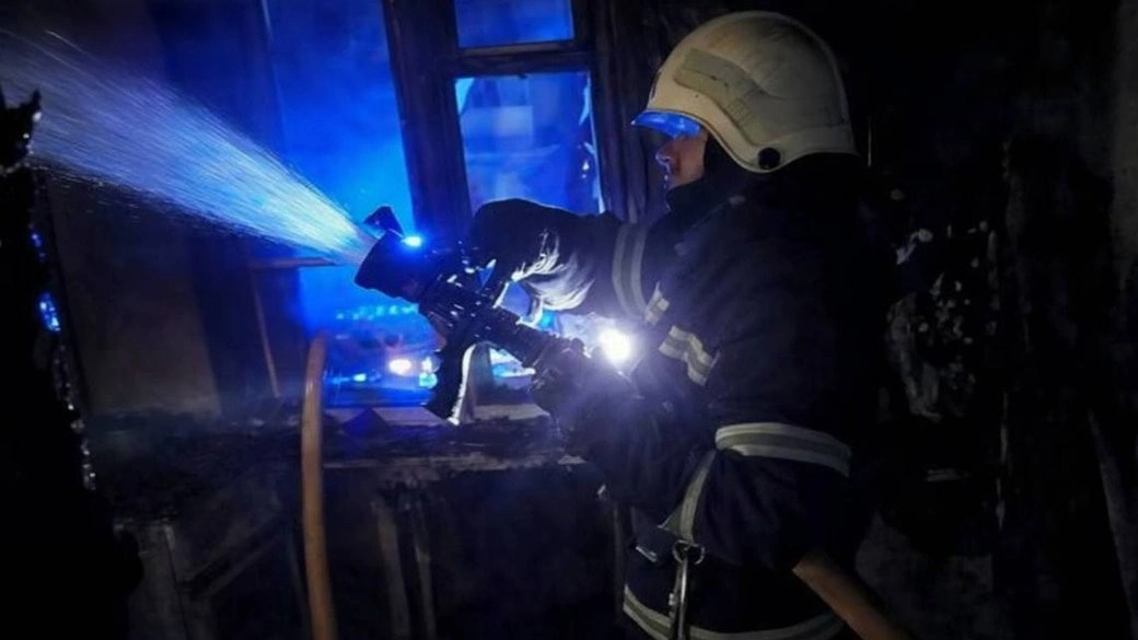 Трагічна пожежа в Озерному: загинув чоловік, евакуйовано трьох мешканців