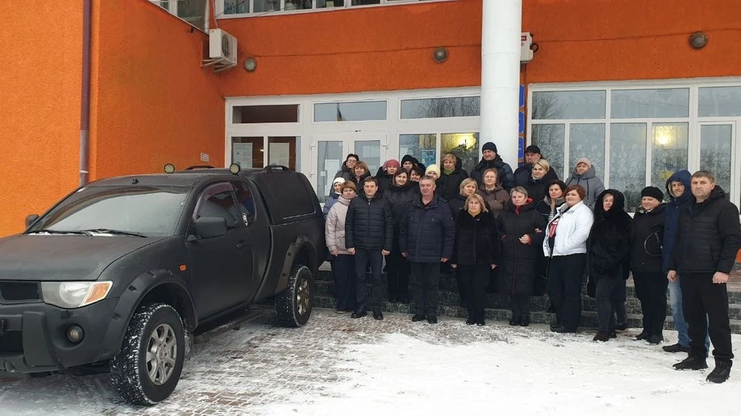 Вільшанська громада дарує на фронт новий автомобіль для земляків-військових