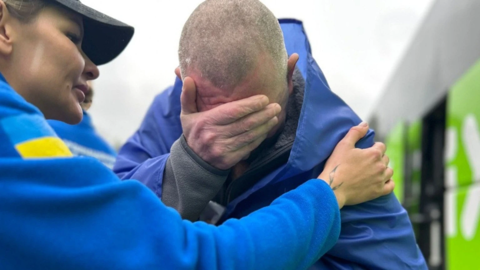 Держава запроваджує нову підтримку для цивільних, яких росія незаконно тримала в неволі