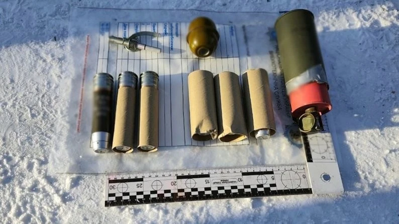 На Житомирщині чоловік потрапив під підозру через гранати в авто