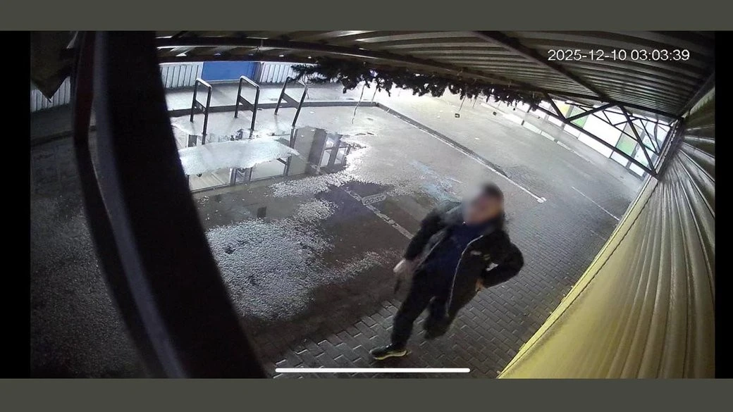 Різдвяний ранок без прикрас: у Житомирі знову нищать декор пекарень
