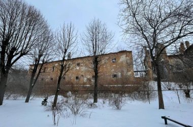 Держава повертає найстарішу архітектурну перлину Житомира: історія боротьби за келії єзуїтів
