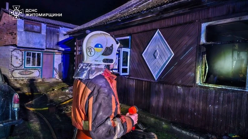 Пожежа у селі на Житомирщині забрала життя двох людей, серед загиблих – дитина