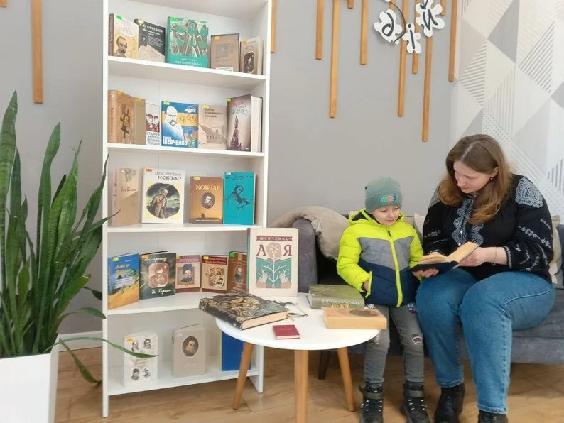 У Житомирі переводять у цифру книжкову спадщину Шевченка для юних читачів
