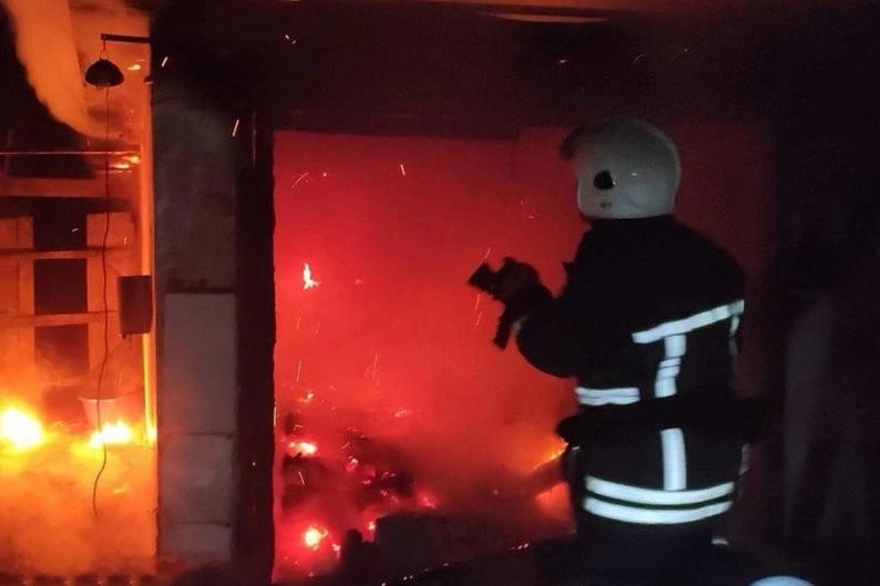 Нічна пожежа в Андрушівці забрала життя жінки
