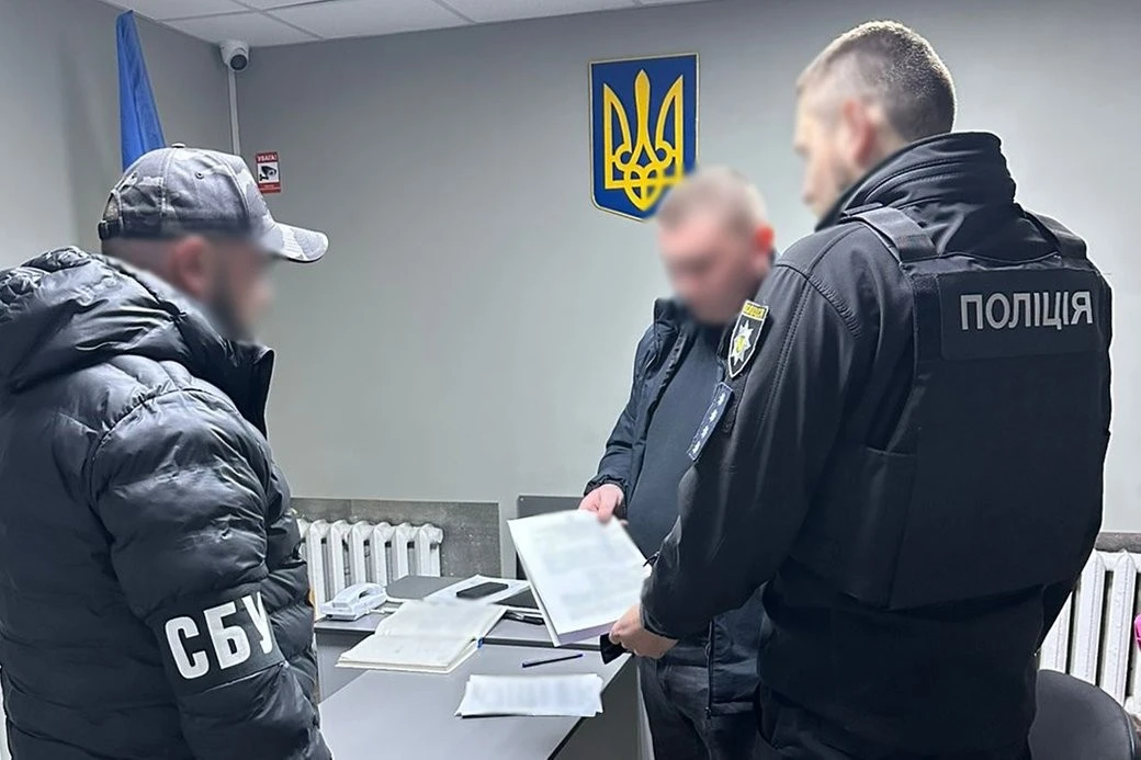 Корупційна схема у ТЦК на Житомирщині: затримано оператора відділення призову