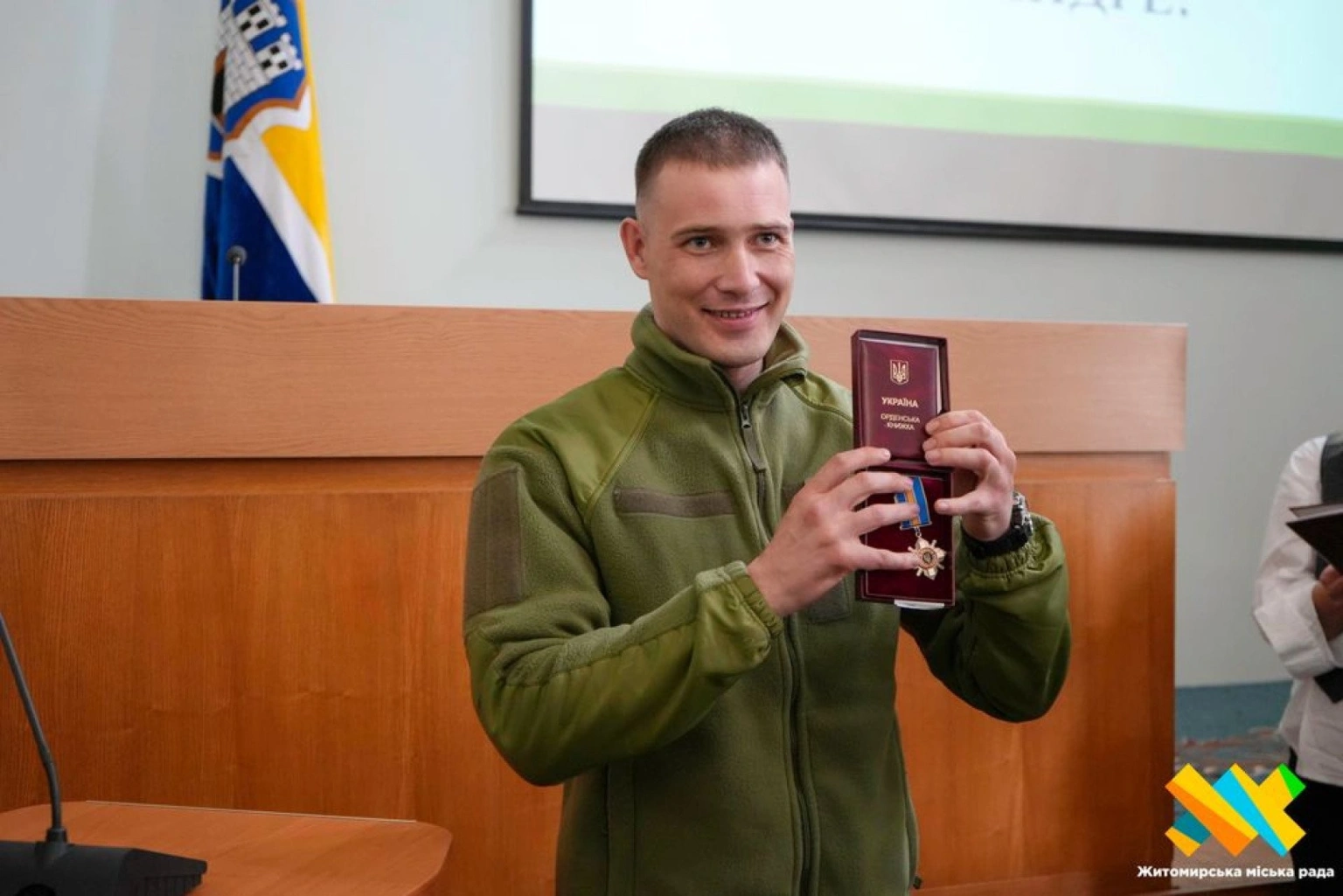 32 місяці неволі та загартована воля: у Житомирі нагородили розвідника Олександра Плотіцина