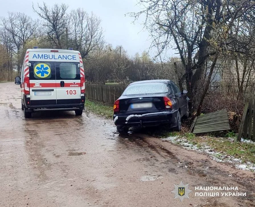 Смертельна аварія у Нових Білокоровичах: водій легковика ЗАЗ загинув на місці події