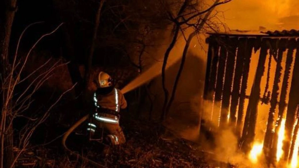 Смертельна нічна пожежа в Коростенському районі забрала життя двох людей