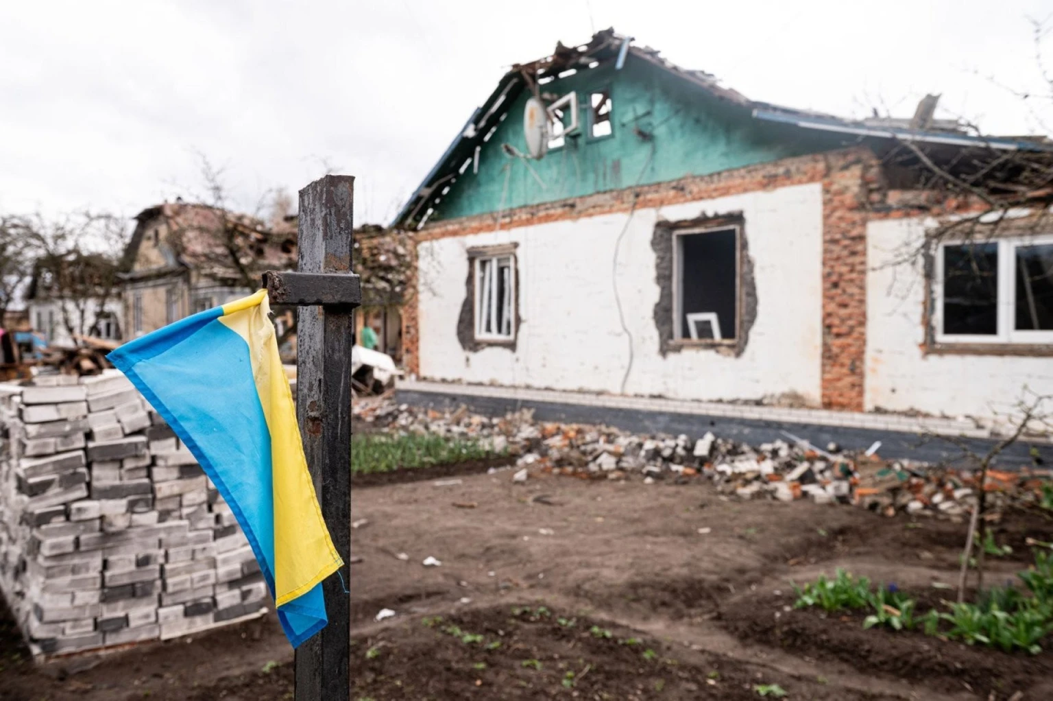 Відновлення після обстрілу: у Коростені завершили повну інспекцію житлового сектору в районі Бровар