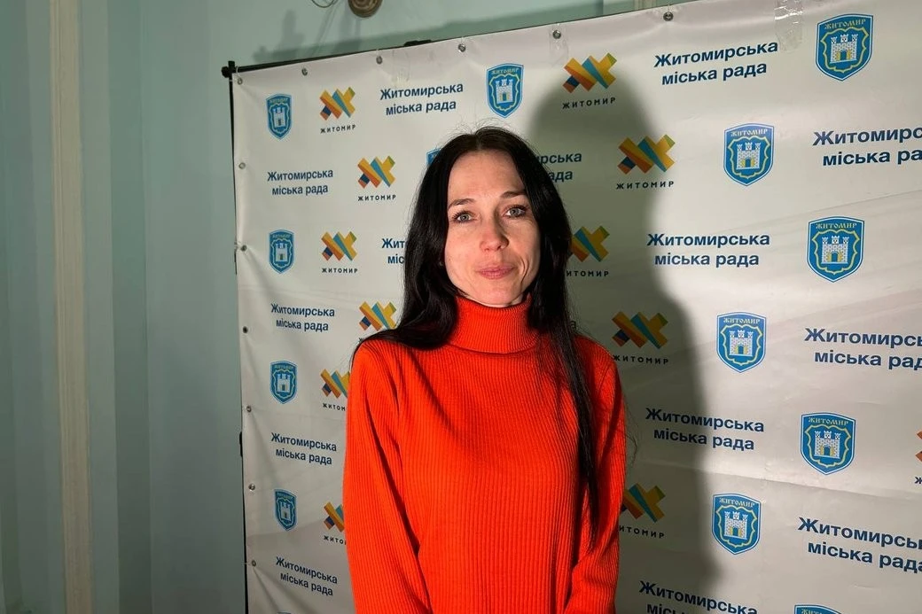 Берег для обраних чи для громади: як у Житомирі змушують власників елітних маєтків знести паркани на набережній