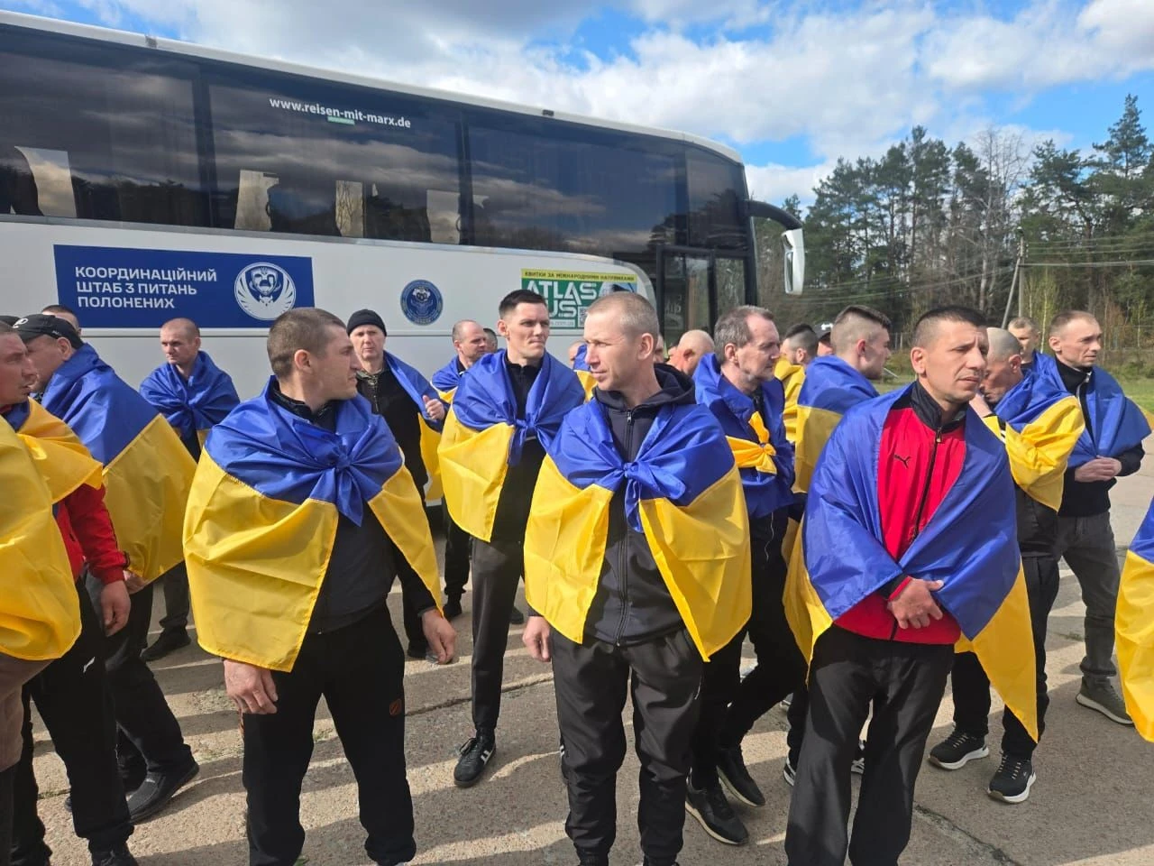 Україна повернула з полону 193 захисників – серед них поранені та молоді військові