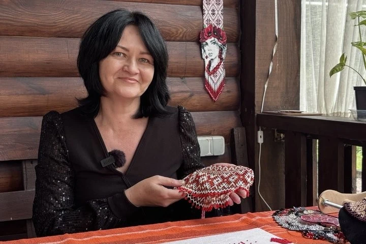 Малинська майстриня відроджує стародавню силу українських бісерних оберегів