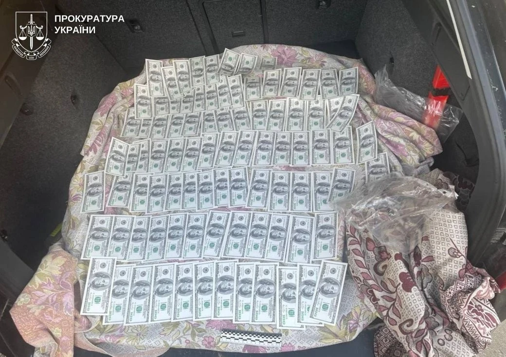 Спроба втечі до Білорусі за десять тисяч доларів: на Житомирщині викрили організаторів схеми