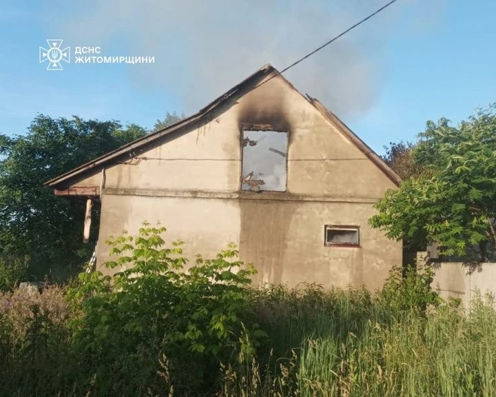 Трагедія у Баранівці: під час ліквідації пожежі рятувальники знайшли тіло господаря