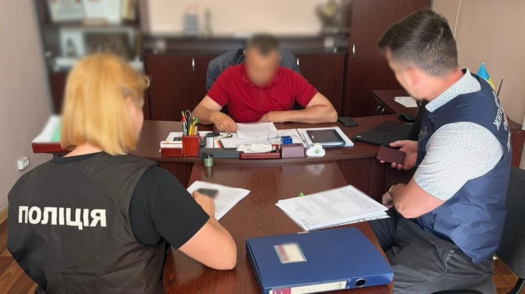 Понад 20% бюджету на фантомні послуги: на Житомирщині викрили масштабну схему в медзакладі