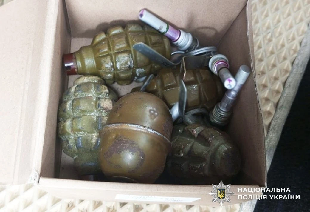 Торгівля автоматами та гранатами на Житомирщині: суд арештував жителя Хорошева