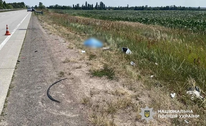 Трагедія на поліській трасі: під колесами легковика обірвалося життя водія двоколісника