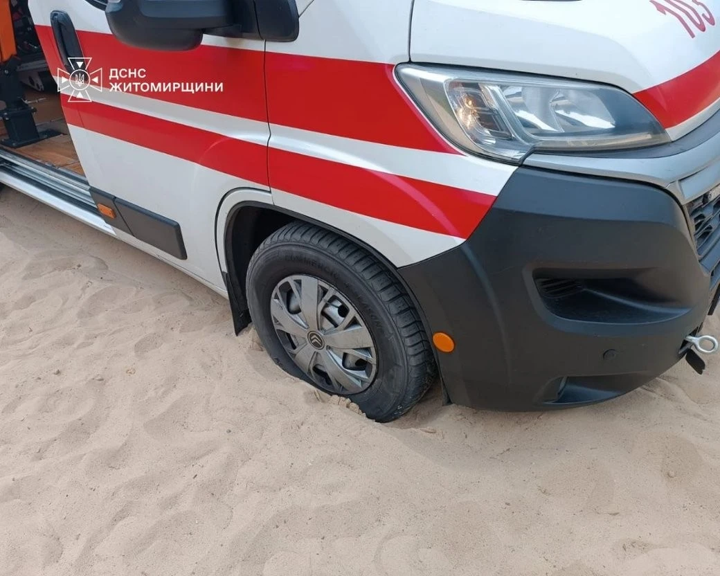 Трагедія у Житомирському Гідропарку: медики та рятувальники не змогли повернути до життя потопельника